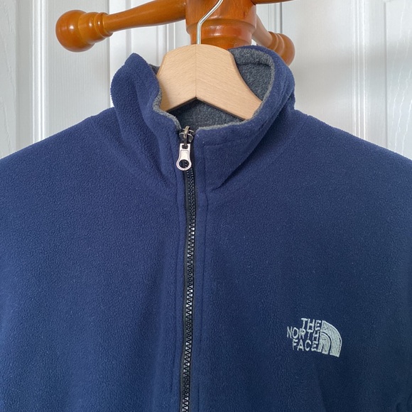 The North Face Reversible Fleece jacket - Picture 4 of 14
